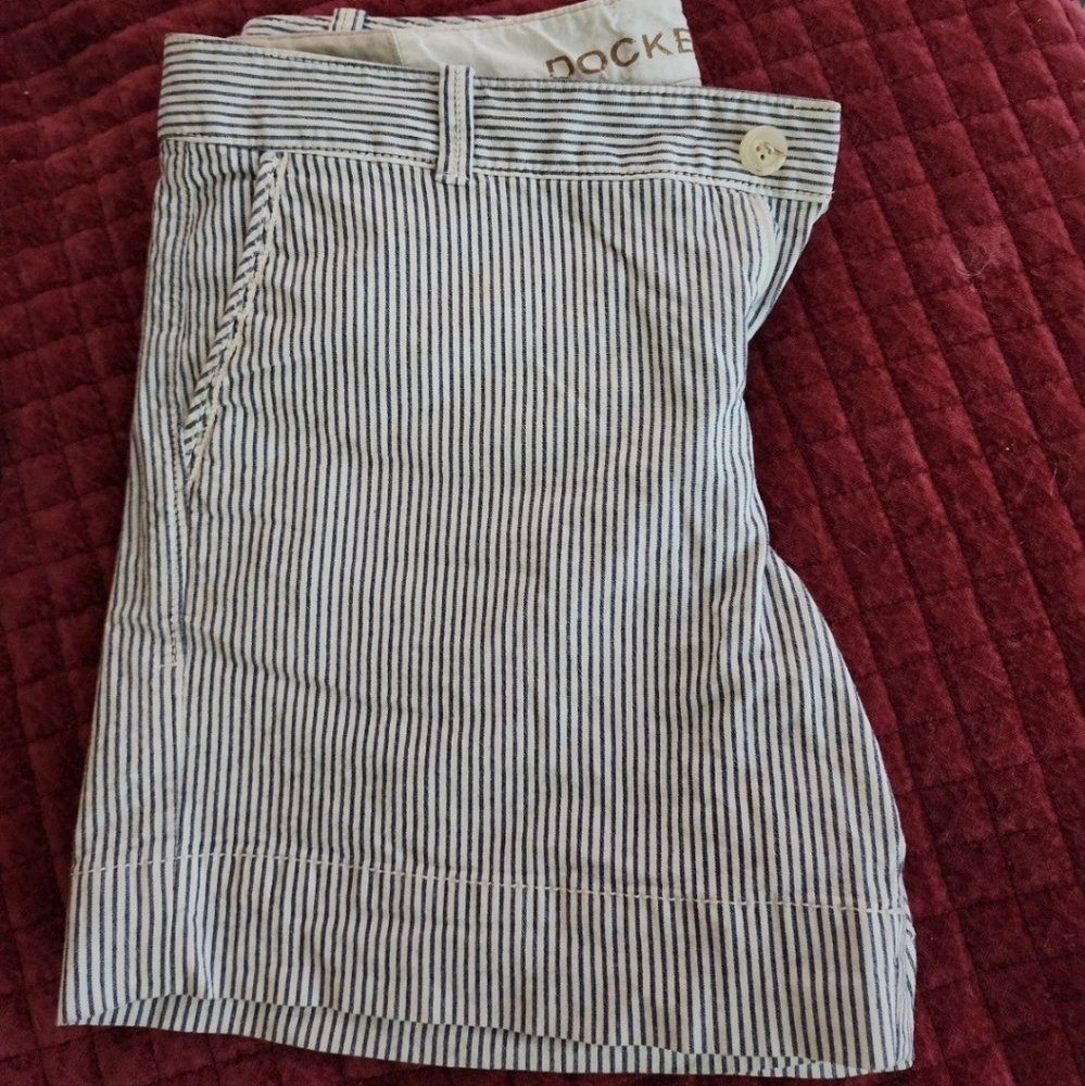 Docker's women's shorts